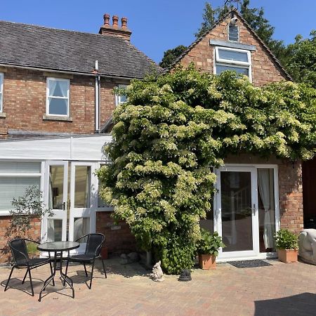 The Corner House, 36, Broadway Road, Lägenhet Evesham Exteriör bild