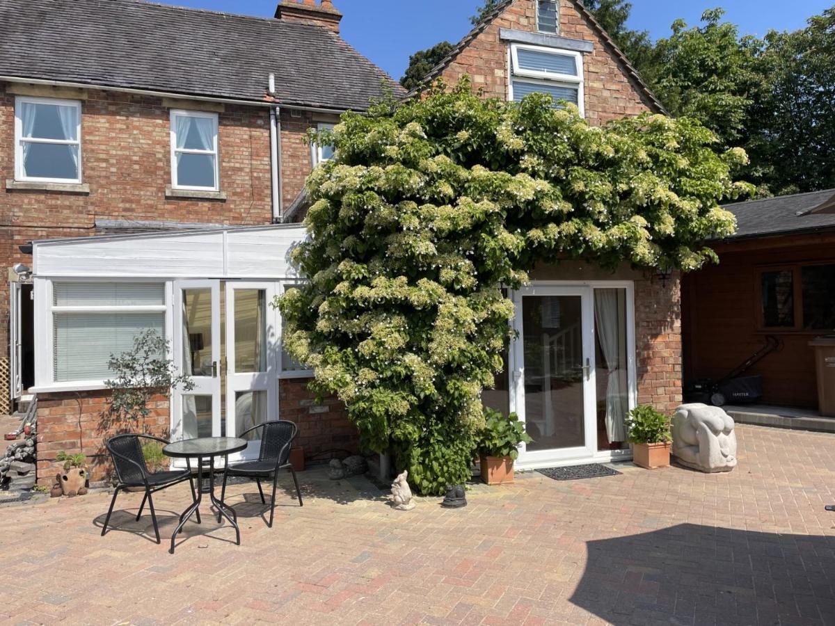 The Corner House, 36, Broadway Road, Lägenhet Evesham Exteriör bild